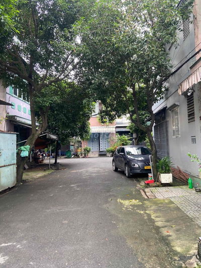 Bán đất TẶNG nhà C4-Q2-mặt tiền khủng 8m-oto ngủ trong nhà