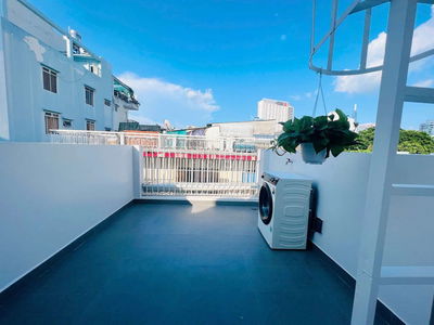 CĂN 1 PN 2 BAN CÔNG, TÁCH BẾP, FULL NỘI THẤT MỚI TOANH GẦN TRƯỜNG SA