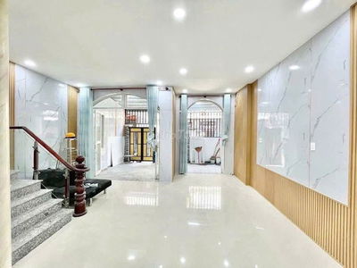 Nhà sân xe hơi, 3 p ngủ, gần Bigc , chợ dĩ  an 1.