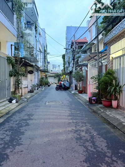 THI SÁCH - 2 MẶT THOÁNG TRƯỚC SAU - NHÀ 3 TẦNG - CHỈ 6,x