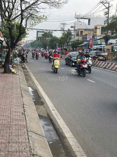 Cho thuê NHÀ MẶT ĐƯỜNG 6x20m giá 35tr huỳnh tấn phát sầm uất