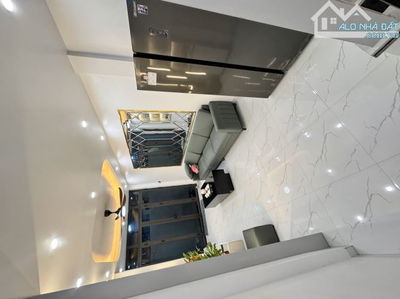 Cc bán nhà số 8a ngách 26 ngõ Toàn Thắng, Khâm Thiên .40m-8,5 tỷ- 4PN, 2 mặt thoang