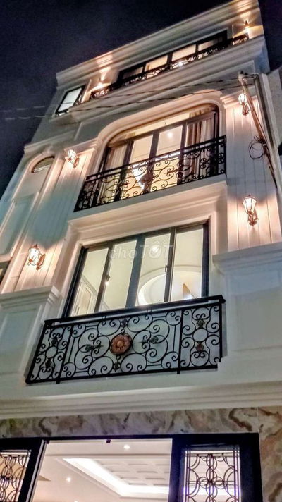 Xây Mới 4 Tầng, Nội Thất Sang Trọng, Gần ST Emart 2