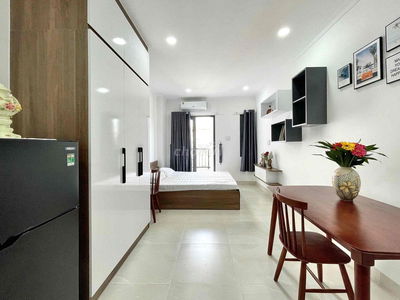 Căn Hộ Studio Ban Công 35m2 - Thang Máy - Ngã Tư Hàng Xanh - Thanh Đa