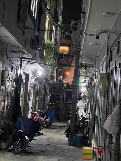 Nhà đối diện Gigamall 45m2 2 lầu 2pn 2wc. 249/1/2