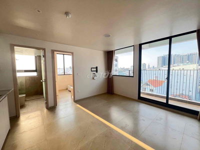 STUDIO BALCONY ĐƯỜNG 77 TÂN QUY. SAU LƯNG LOTTE, SÁT TDTU, RMIT, NTTU.