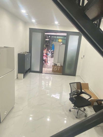 Bánnhà 2 tầng, Lê Văn Lương, diện tích 61m2, ngang 4m, nhỉnh 6 tỷ