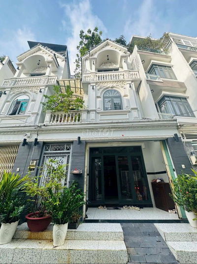 Biệt thự gần Phú Mỹ Hưng quận 7 dtsd200m 7.39 tỷ