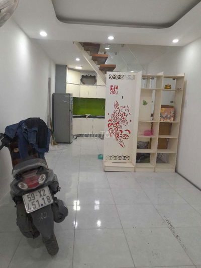 Nhà 2 tầng mới trung tâm Q1/furnished 2-Floor 2 BR house in center D1