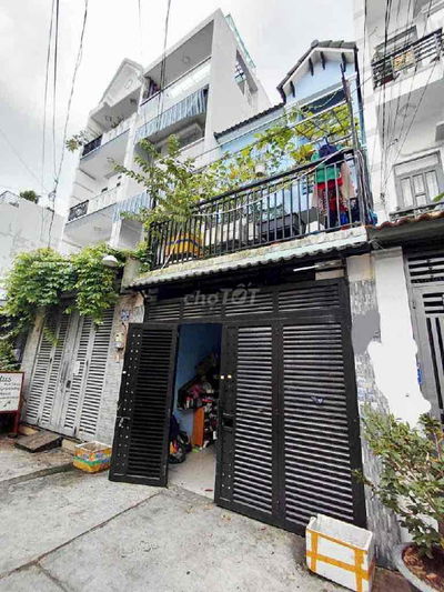 BÁN NHÀ GIÁP TÊN LỬA - HẺM XE HƠI ĐỖ CỬA - NHÀ MỚI - PHÁP LÝ CHUẨN