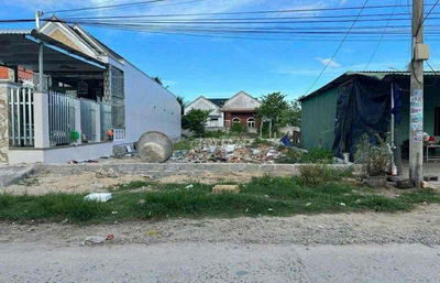 Em cần bán gấp miếng đất thổ cư 301m2 giá chỉ 550tr Có SHR