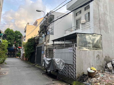 nhà 1 trệt 1 lầu 2 phòng ngủ 2 nhà vs đường xe tải