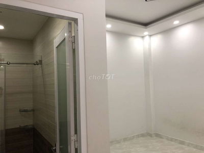 Nhà 2 lầu sân thượng 5pn.5wc mặt tiền hẻm 10m