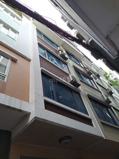 Nhà ngõ 261 phố Trần Quốc Hoàn, DT 50m2 x 5 tầng mỗi tầng 2 phòng 1 wc