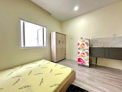 PHÒNG TRỌ STUDIO CỬA SỔ TRỜI GẦN NGAY CÔNG VIÊN LÀNG HOA