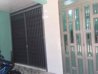 Nhà hẻm xe tải ngay kế chợ gấu hóc môn Nhà nở hậu