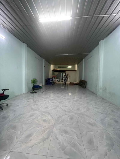 Cho thuê nhà HXT Bàu Cát 2 trống suốt có PN