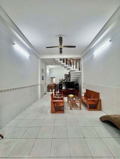 Cho thuê nhà 1/ Lê Văn Quới: 4mx17m 1 trệt 1 lầu sân thượng, 2PN 2WC