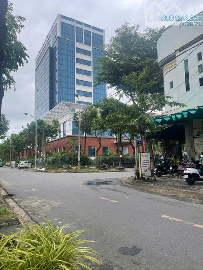 💥 Vị trí không thể đẹp hơn – ngay trung tâm Hải Châu! 💥 Bán đất tặng nhà cấp 4 mặt tiền