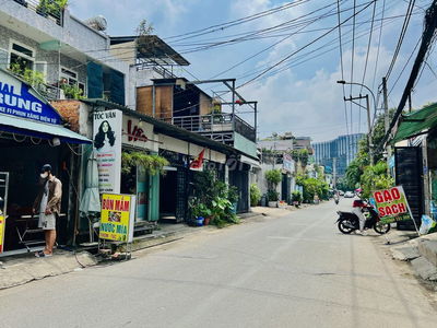 NHÀ 2 TẦNG GÓC HAI MĂT TIỀN KINH DOANH_GẦN NGÃ 3 ĐƯỜNG SỐ 2_GẦN METRO