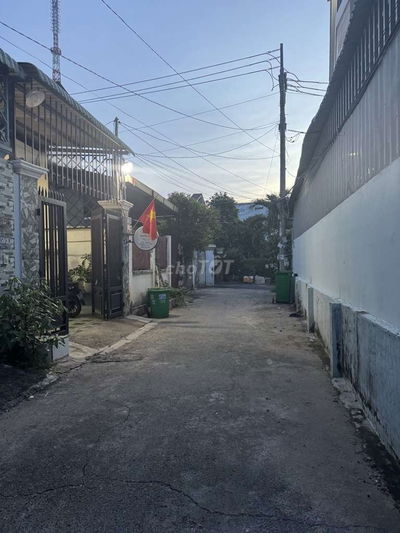 BÁN LÔ ĐẤT MAN THIỆN HẺM XE HƠI TRUNG TÂM QUẬN 9 CŨ.