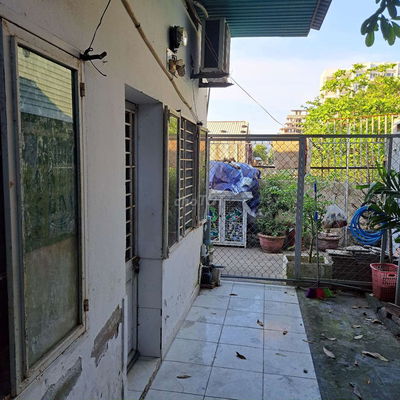 Nhà 211 có 1 phòng trống