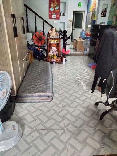 Nhà lầu gần chợ dĩ an 1 giá 6 triệu