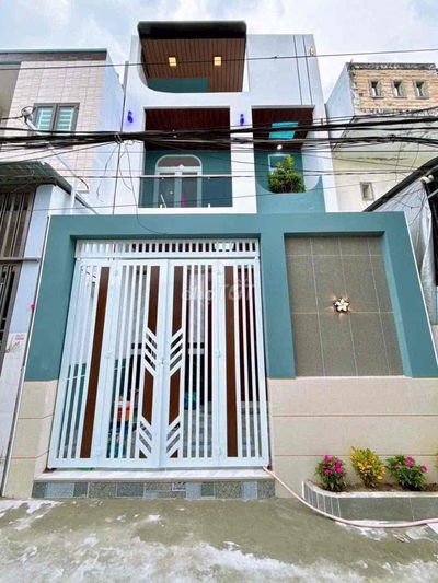 Nhà 2 lầu Hoàn Công KDC 30 mới đẹp sang trọng nội thất gỗ