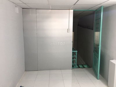 PHÒNG RỘNG, THOÁNG, MÁT GIÁ RẺ