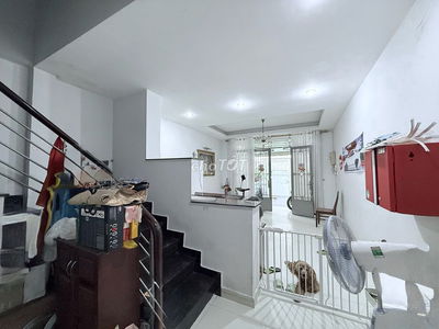 Chủ định cư nước ngoài bán nhà 3 tầng Nơ Trang Long, 63m2, 9 tỷ