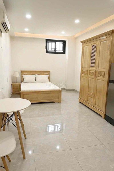 Nhà mới ngay ngã tư Thủ Đức - gần lê văn chí