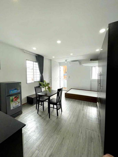 Cho Thuê Căn Hộ Studio Ban Công Thoáng Full NT Gần Ngã Tư Bắc Hải Q10