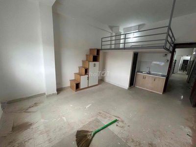 Phòng trọ 15m2 mặt đường Phan Văn Hớn