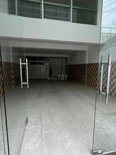 Cho Thuê nhà nguyên căn 3 tầng măt tiền phạm văn đồng