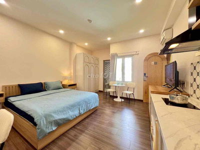 CHO THUÊ CĂN HỘ CHUNG CƯ STUDIO FULL NT MỚI THOÁNG GẦN BÙI VIỆN Q1