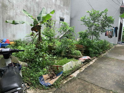 lô đất góc, bìa làng , sát hồ điều hoà, không khí mát mẻ, ở sướng