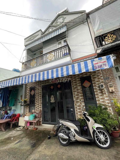 Nhà Hóc Môn cần bán