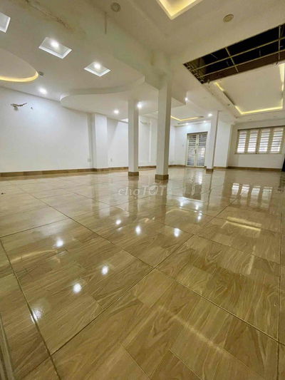 Cho thuê toà nhà 1 Trệt 3 lầu - Trần Quang Khải,Q1