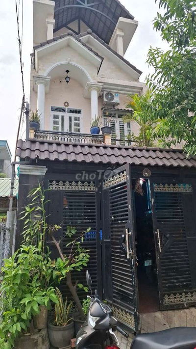 Ngộp ngân hàng bán gấp nhà 1 trệt 2 lầu đường tô ngọc vân  quận12