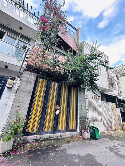 NHÀ 3 TẦNG – 2 MẶT TIỀN Ô TÔ – TRUNG TÂM TRƯỜNG