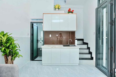 nhà 2 lầu mặt tiền đường số 14b mới xây