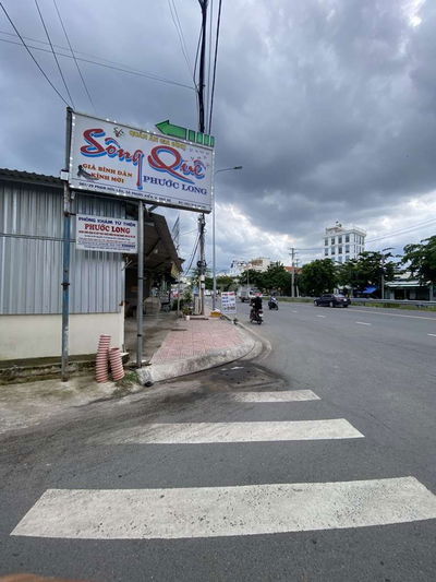 Bán đất quận 7 tặng nhà cấp 4,đường huỳnh tấn phát,hxh,dt:50m2,giá3ty5