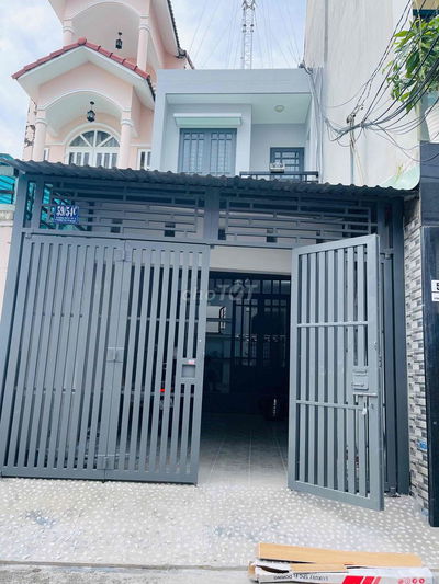 Nhà riêng biệt, khu dân trí cao, diên tích 150m2, xe hơi để trong nhà