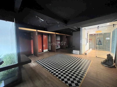 Siêu hiếm, MB tầng trệt Mặt tiền Nguyễn Du ngay vòng xoay Phù Đổng