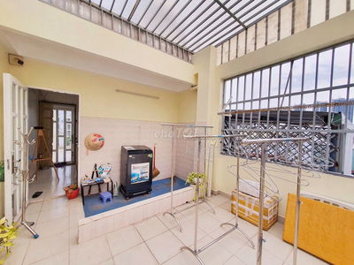 Bán nhà vị trí trung tâm quận 7