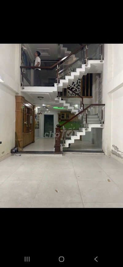 CHO THUÊ NHÀ 4, 5X15M 3 LẦU 4PN HXT .Y HÌNH.NGAY LÊ TRỌNG TẤN