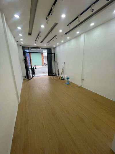 CHO THUÊ NHÀ MẶT TIỀN TRẦN MINH QUYỀN Q10