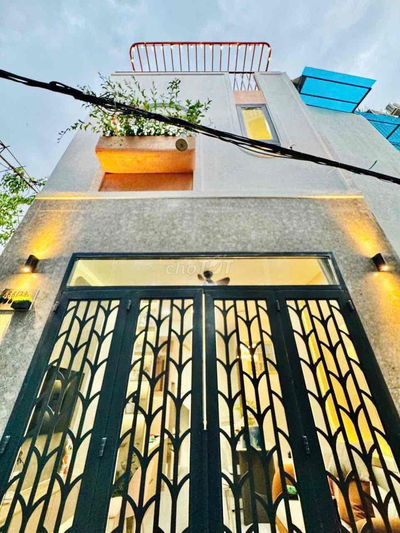 SIÊU PHẨM - XVNT GẦN HÀNG XANH - KHU D - LÀNG ĐẠI HỌC