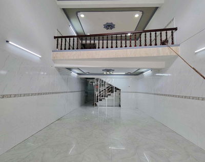 NHÀ CỰC RỘNG KDC 586 CẠNH CHỢ PHÚ THỨ CÓ MÁY LẠNH