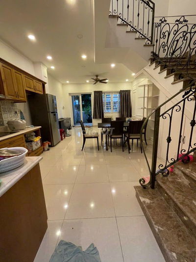 NHÀ MỚI ĐẸP KDC MEGA VIILAGE, 2LẦU 3PN, NGAY VÒNG XOAY PHÚ HỮU Q9